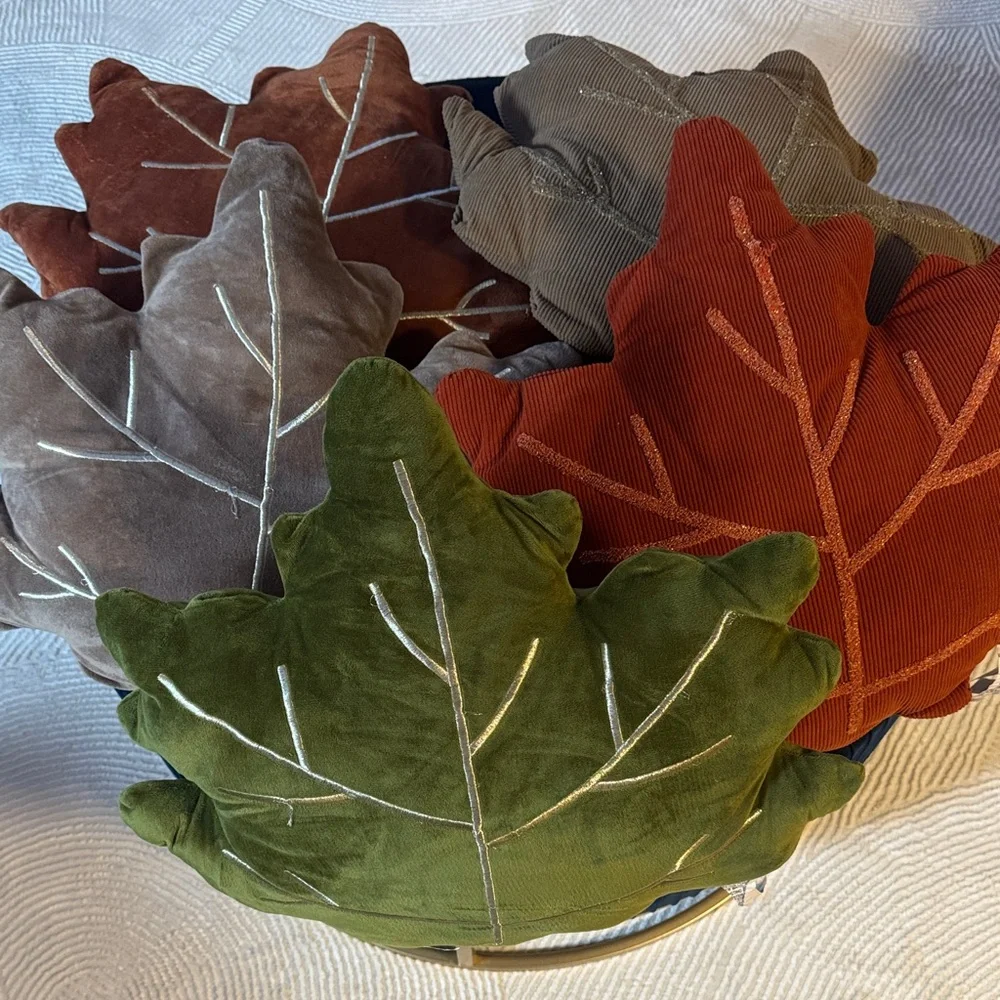 Leaf-Shaped Velvet Throw Pillows Set - Picture 1 of 2